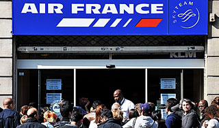 Air France уволит три тысячи сотрудников Air France уволит три тысячи сотрудников