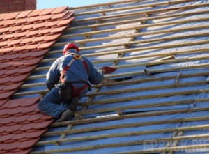 Мастера привлекли к суду за гибель кровельщика