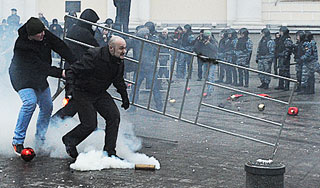 Путин прокомментировал закон о митингах Путин прокомментировал закон о митингах