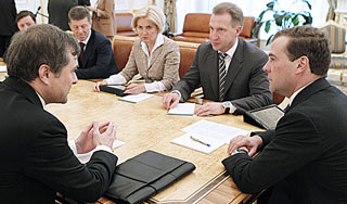 Вице-премьерам определили полномочия Вице-премьерам определили полномочия