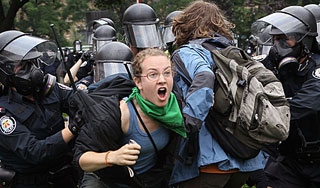 В Канаде арестовали сотни демонстрантов В Канаде арестовали сотни демонстрантов