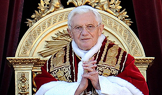 Камердинер Папы разболтал тайны Ватикана Камердинер Папы разболтал тайны Ватикана