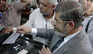 На выборах в Египте побеждает исламист На выборах в Египте побеждает исламист