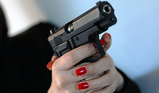 Студентка расстреляла пассажиров метро Студентка расстреляла пассажиров метро