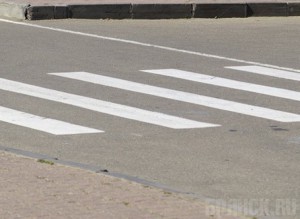 В Брянске появилась первая светоотражающая «зебра»