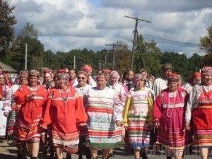 18 коллективов приняли участие в троицих гуляниях Фото: derbenevka.com