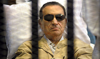 Мубараку разрешили не носить тюремную робу Мубараку разрешили не носить тюремную робу