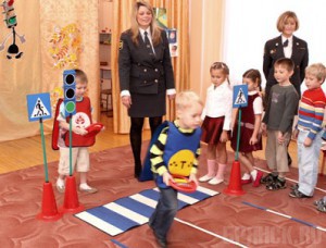 Более 200 детей показали знание «Азбуки пешехода» Фото: bereginia.spb.ru