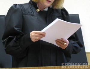 Осудили рецидивиста, изнасиловавшего продавщицу