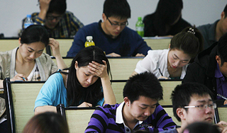 Китайские родители возмущены вопросами ЕГЭ Китайские родители возмущены вопросами ЕГЭ