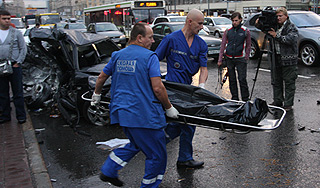 Водитель бросил женщин в горящей машине Водитель бросил женщин в горящей машине