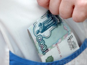 63-летний врач-взяточник получил условный срок