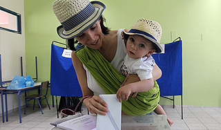 Греки проголосовали за еврозону Греки проголосовали за еврозону