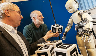 Робот самостоятельно научился говорить Робот самостоятельно научился говорить