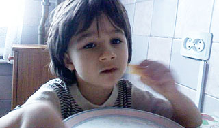 У матери убитого мальчика случился приcтуп У матери убитого мальчика случился приcтуп