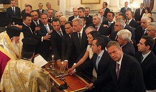 Правительство Греции приведено к присяге Правительство Греции приведено к присяге