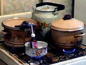 Содержательницу наркопритона отдали под суд