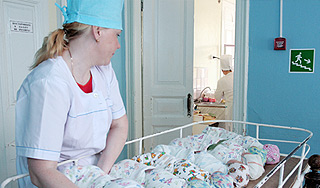 Женщина винит акушеров в смерти ребенка Женщина винит акушеров в смерти ребенка