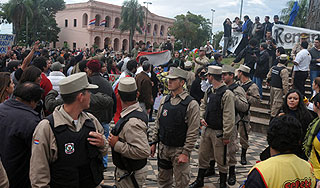 Соседи отозвали послов из Парагвая Соседи отозвали послов из Парагвая