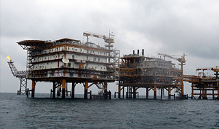 Иран увеличит добычу и экспорт нефти Иран увеличит добычу и экспорт нефти