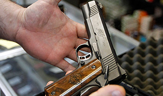 В Москве авария закончилась стрельбой В Москве авария закончилась стрельбой