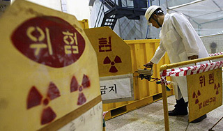 КНДР массово производит атомные бомбы КНДР массово производит атомные бомбы