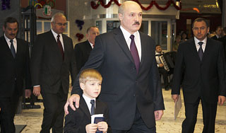 Лукашенко лишил сыновей "престола" Лукашенко лишил сыновей "престола"