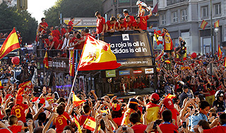 Мадрид устроил праздник чемпионам Мадрид устроил праздник чемпионам