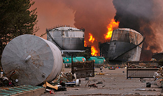 Под Иркутском загорелась нефть Под Иркутском загорелась нефть