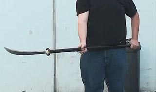 Москвич убил человека японской алебардой Москвич убил человека японской алебардой