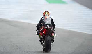 Байкер врезался в полицейскую машину Байкер врезался в полицейскую машину