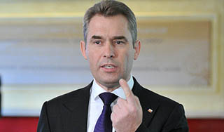 Бывший муж Салонен подал иск на Астахова Бывший муж Салонен подал иск на Астахова