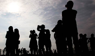 В США и Европе одновременно увидели НЛО В США и Европе одновременно увидели НЛО