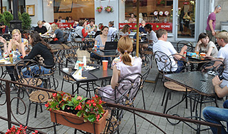 Под Петербургом разгромили кафе Под Петербургом разгромили кафе