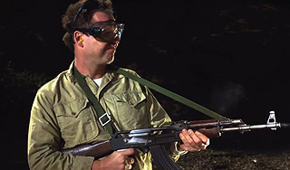 В добровольцев выпустили очередь из АК-47 В добровольцев выпустили очередь из АК-47