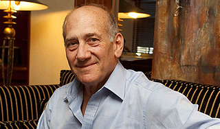 С Ольмерта сняли обвинения в коррупции С Ольмерта сняли обвинения в коррупции