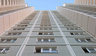 Мать выбросила сына с пятого этажа Мать выбросила сына с пятого этажа