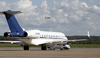 Опоздавший пассажир "заминировал" самолет Опоздавший пассажир "заминировал" самолет