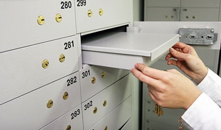 Менеджеры разорили "Петрофф-Банк" Менеджеры разорили "Петрофф-Банк"