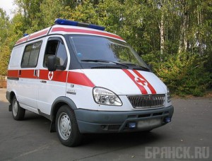 Житель Брянска ударил себя в грудь ножом