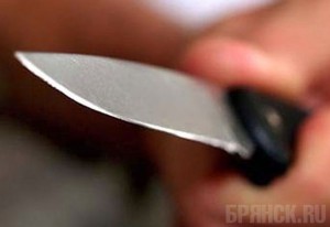 27-летнему жителю города Сельцо перерезали горло