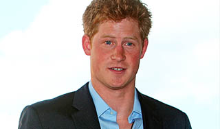 Принц Гарри целовался с новой подружкой Принц Гарри целовался с новой подружкой