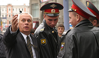 Полицейских научат извиняться по правилам Полицейских научат извиняться по правилам