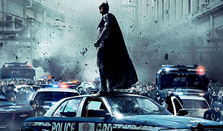 Бойня в кино принесла "Бэтмену" $160 млн Бойня в кино принесла "Бэтмену" $160 млн