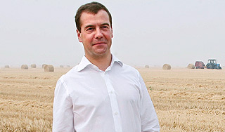 Медведев: Землю надо приватизировать Медведев: Землю надо приватизировать