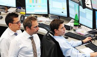 Курс доллара превысил отметку в 33 рубля Курс доллара превысил отметку в 33 рубля