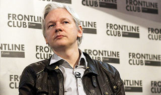 Ассанжа будет защищать судья бен Ладена Ассанжа будет защищать судья бен Ладена