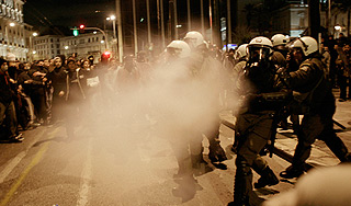 Полицию США обвинили в жестокости Полицию США обвинили в жестокости