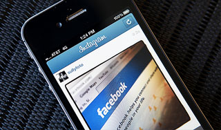 Телефон Facebook появится через год Телефон Facebook появится через год