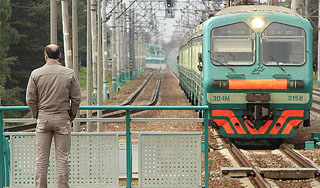 Под Москвой 3 девушки бросились под поезд Под Москвой 3 девушки бросились под поезд